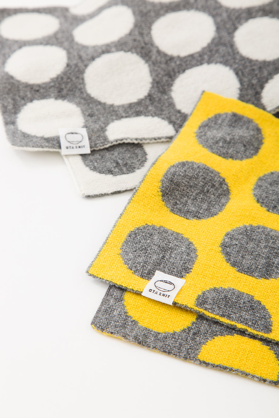 ちくちくしないマフラー(ドット)NO SCRATCHY SCARF