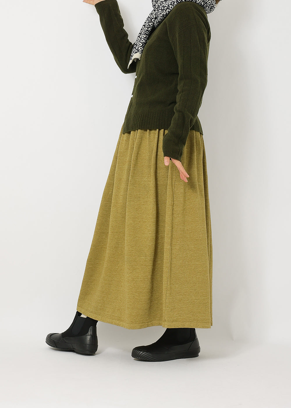 ベージュ model:162cm