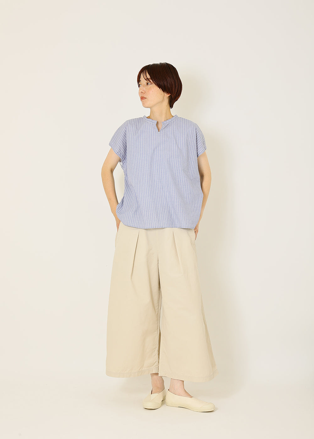グレイッシュホワイト model:164cm