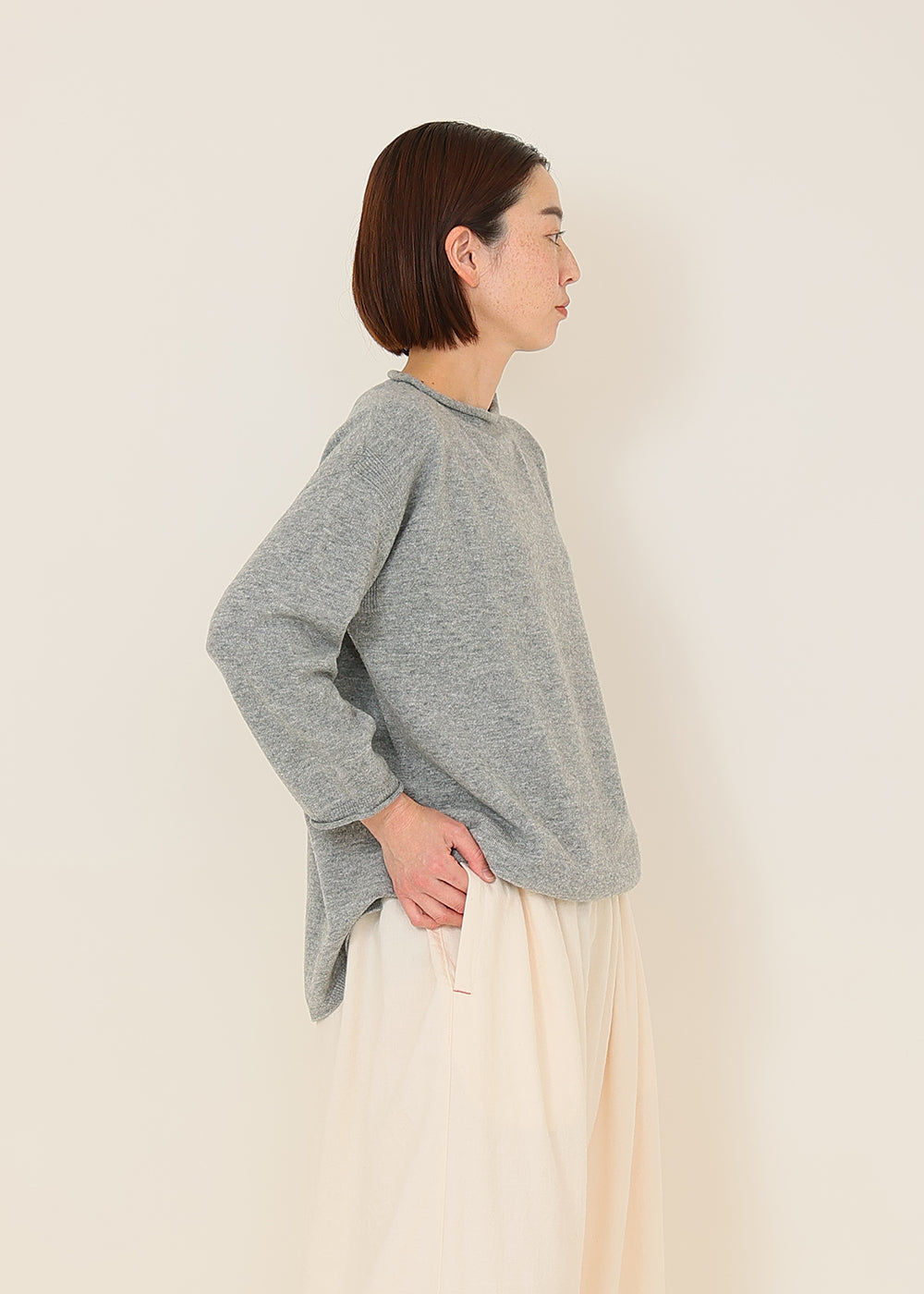 グレー 　model：164cm
