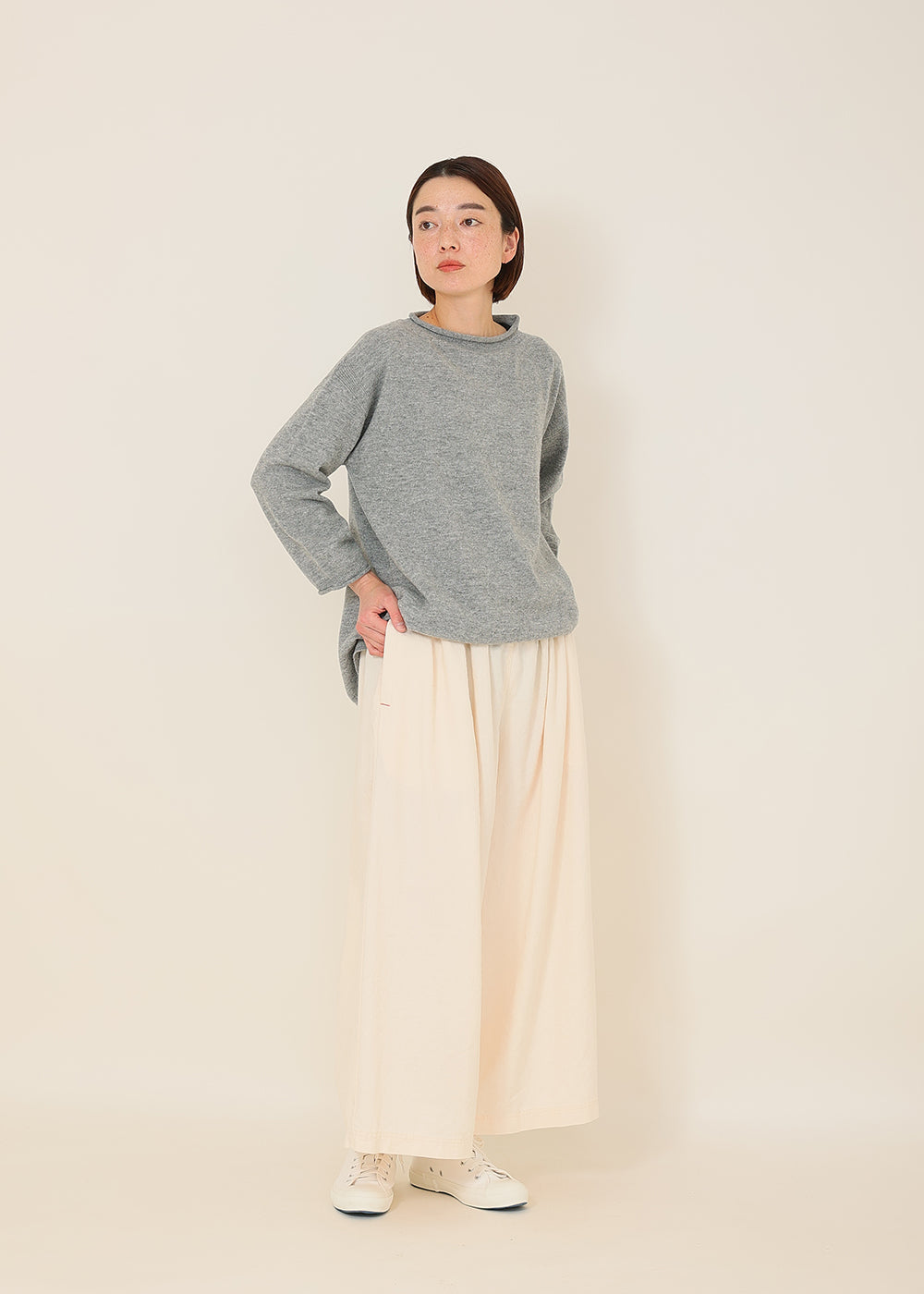 グレー 　model：164cm
