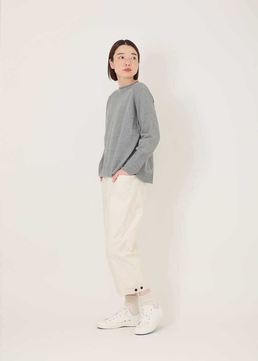 オフ白　model：164cm