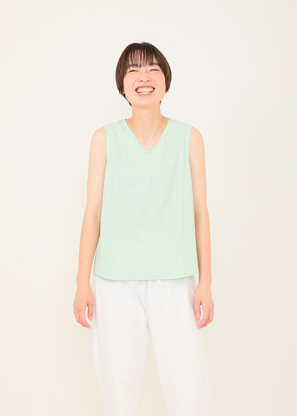 ペールグリーン　model：164cm