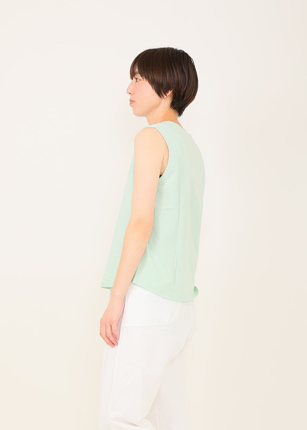 ペールグリーン　model：164cm