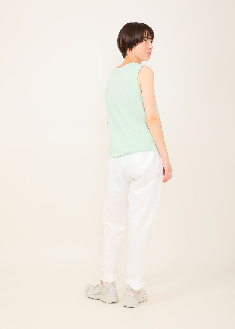 ペールグリーン　model：164cm