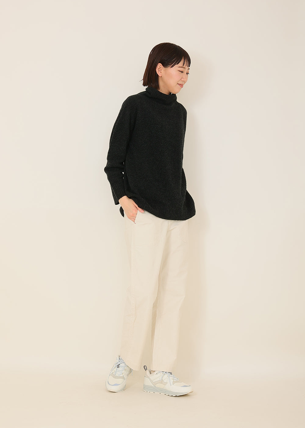 オフ白　model：170cm