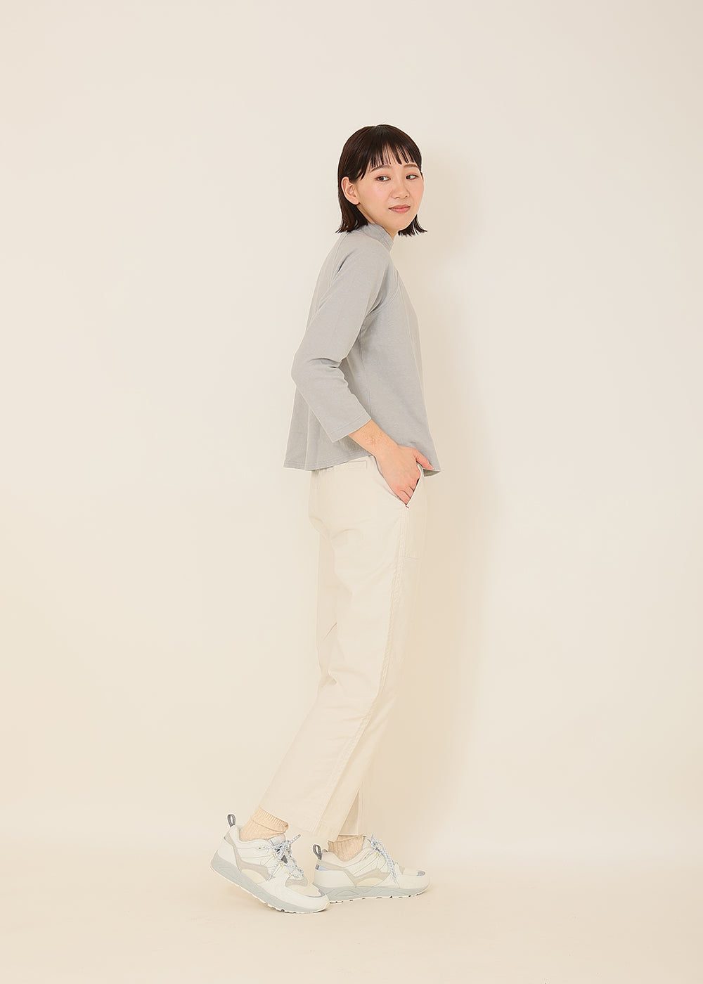 オフ白　model：170cm