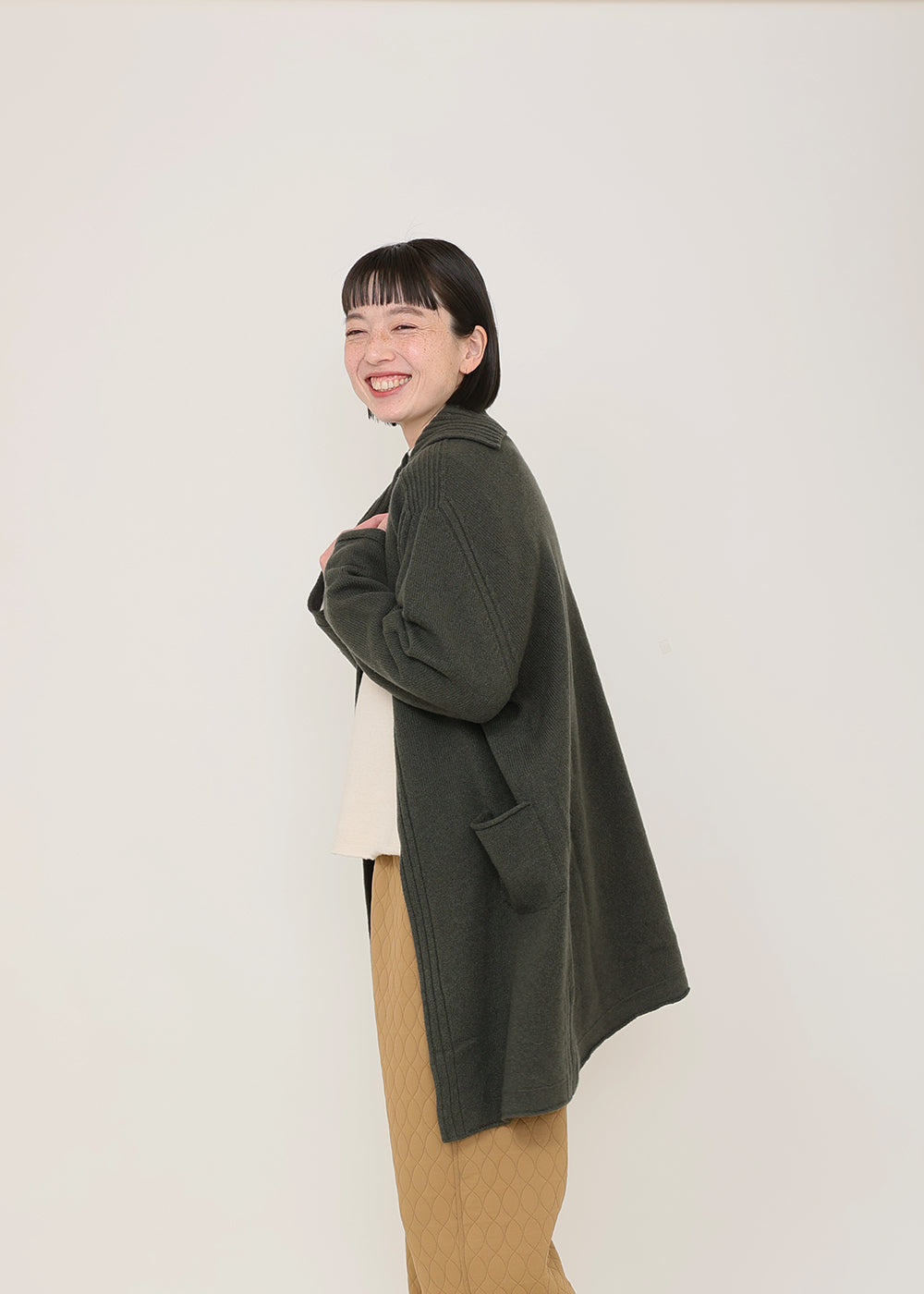 カーキ　model：164cm