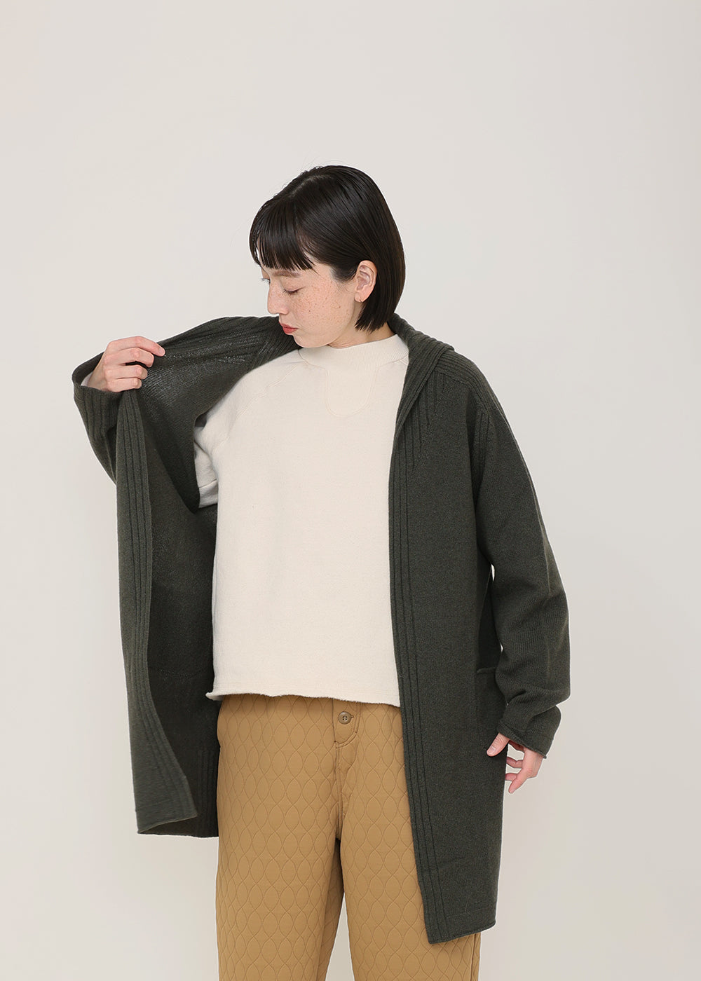 カーキ　model：164cm