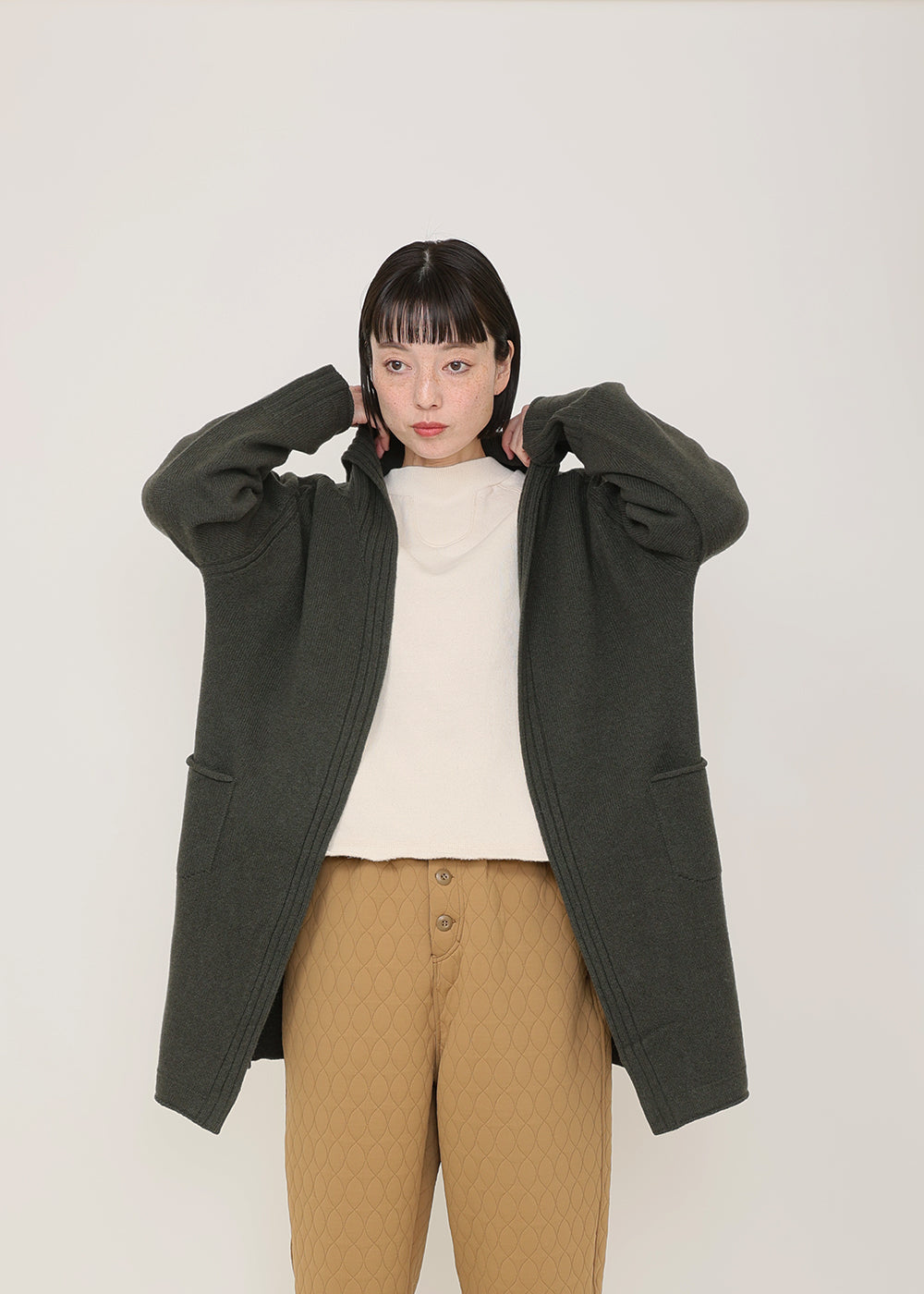 カーキ　model：164cm