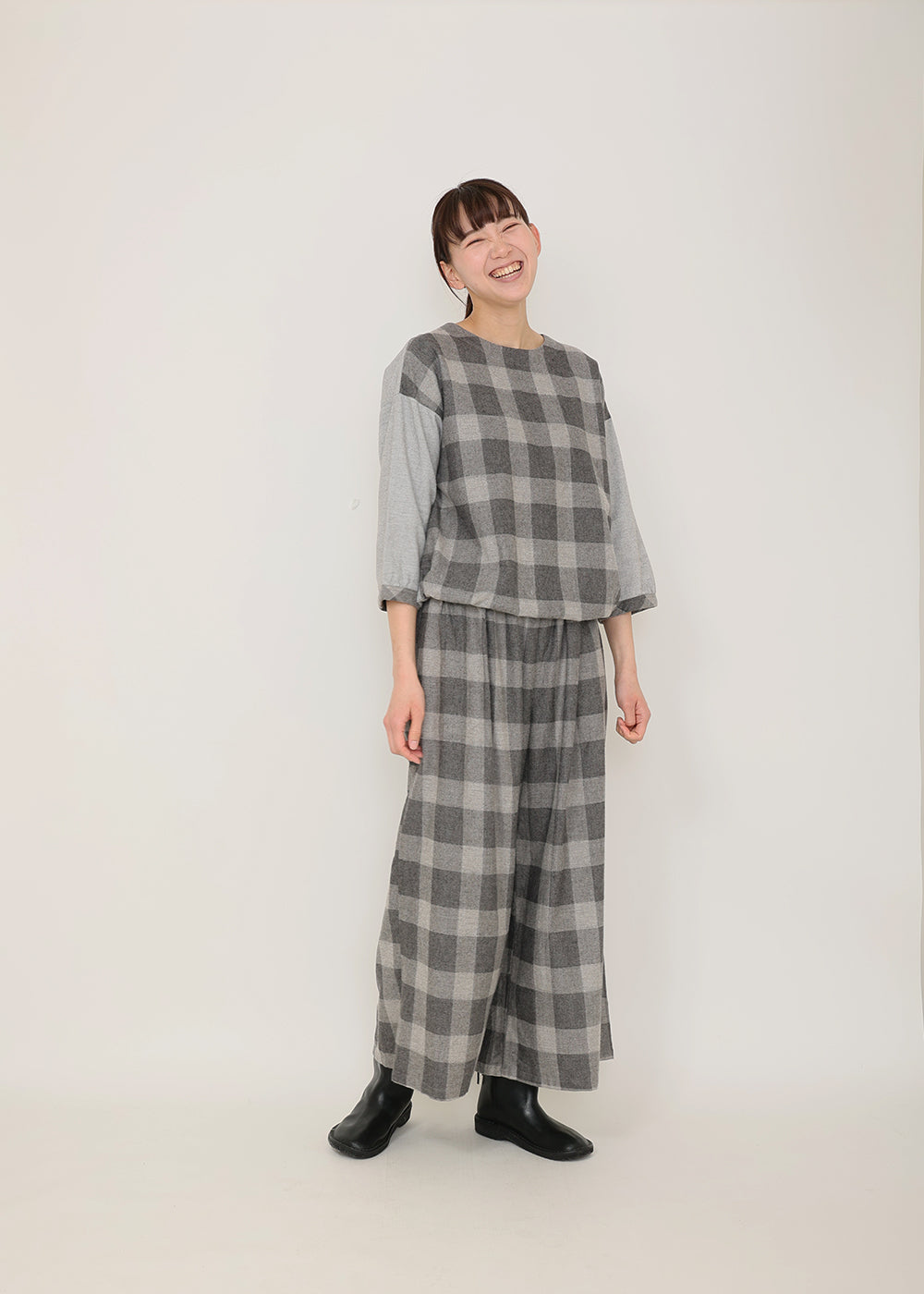 グレーチェック×グレー　model：170cm