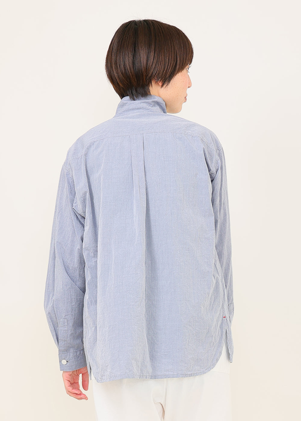 ネイビーシャンブレー　model：164cm