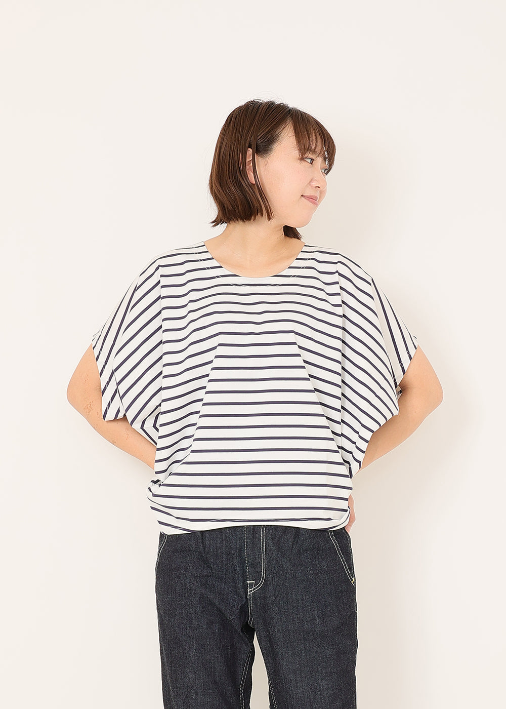 ホワイト×ネイビー　model：170cm