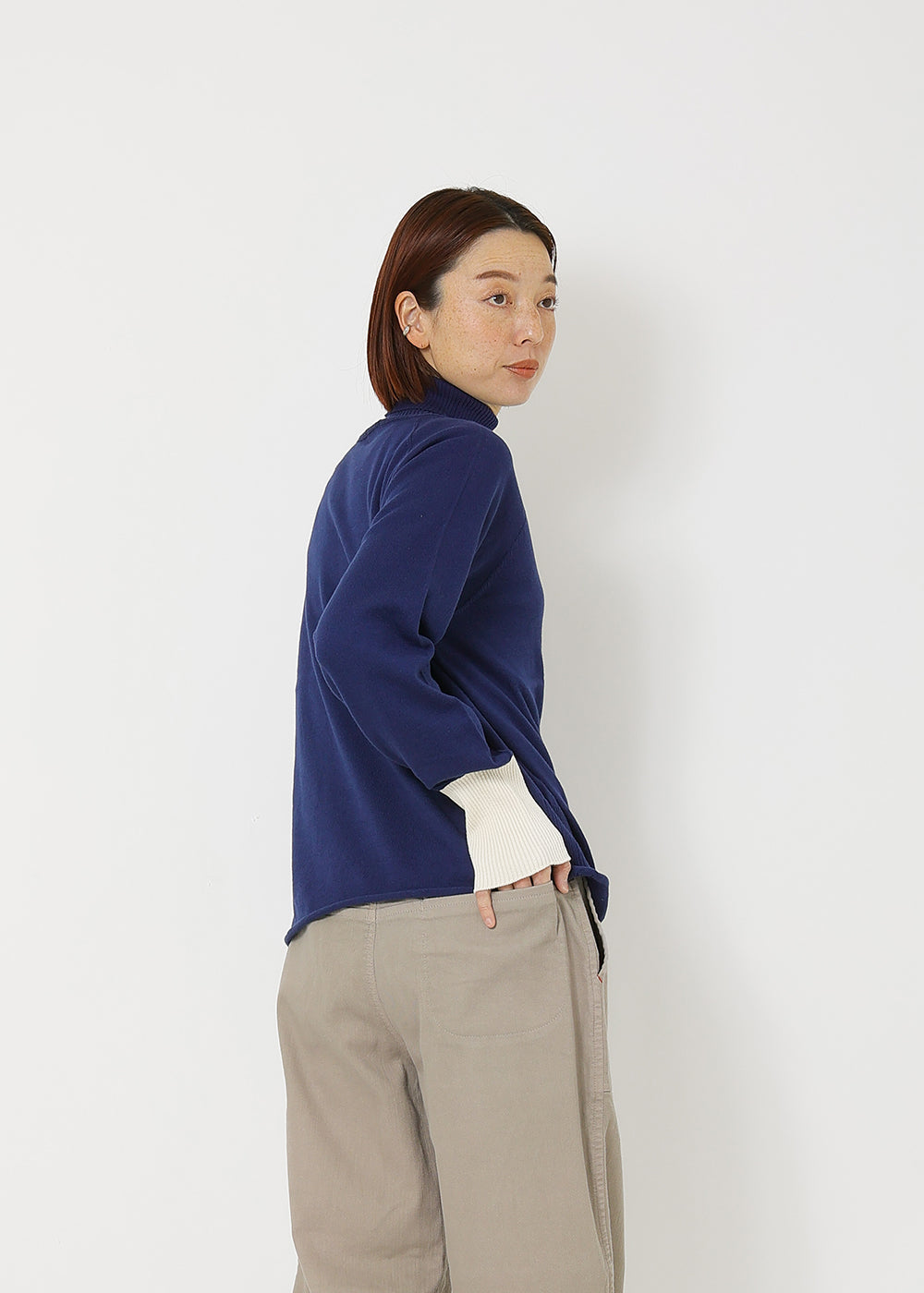 ネイビー×アイボリー　model：164cm