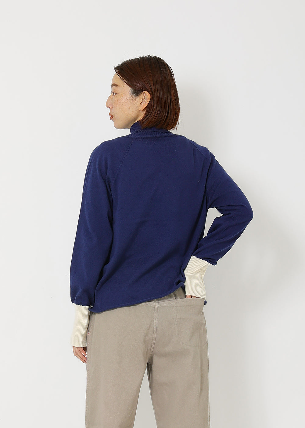 ネイビー×アイボリー　model：164cm