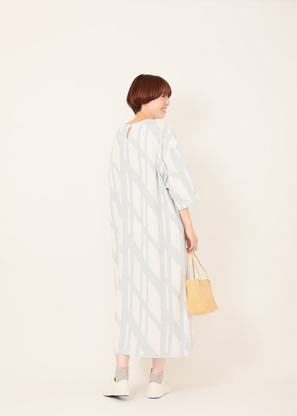 ホワイト×ネイビー　model：164cm