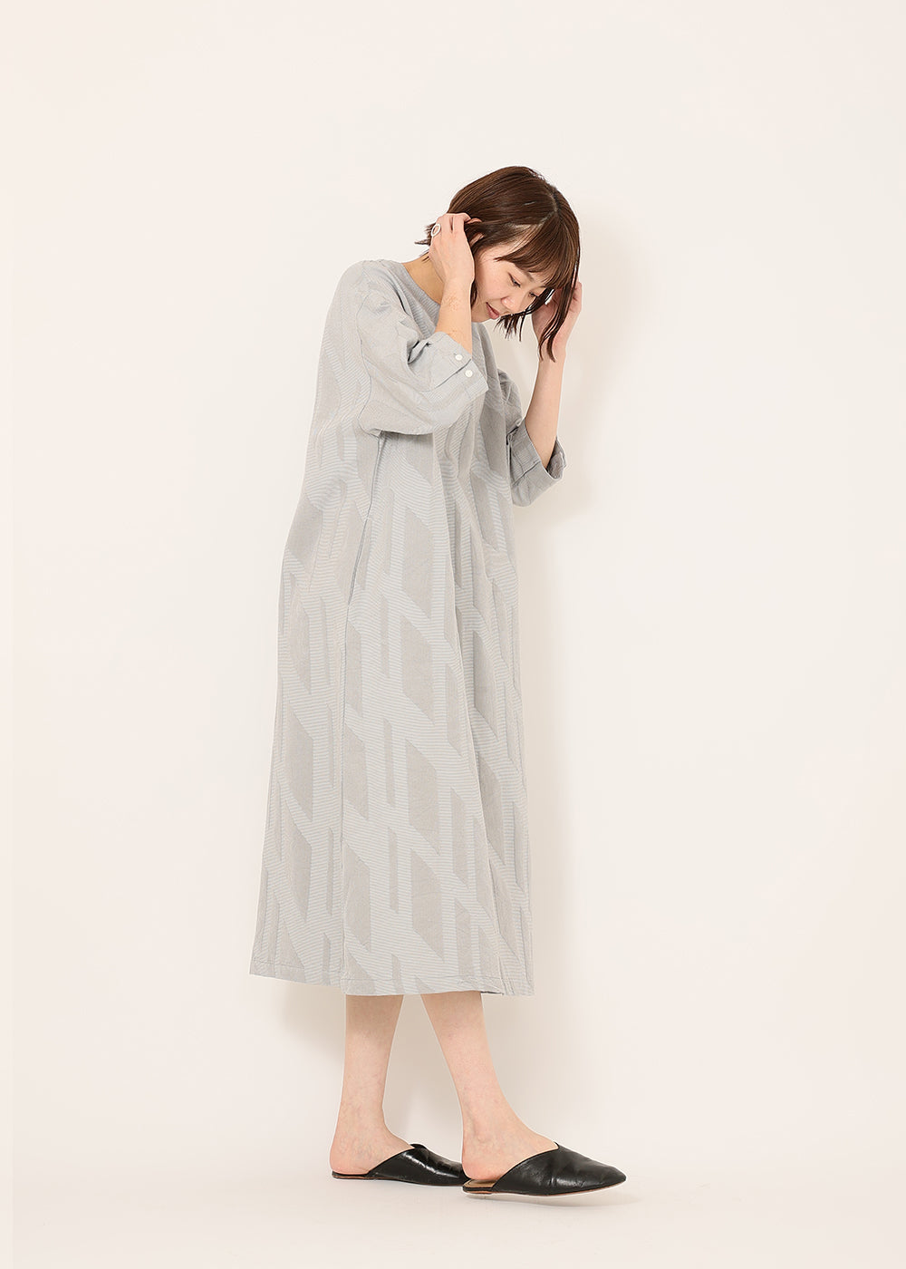 ミドルグレー×ホワイト　model：170cm