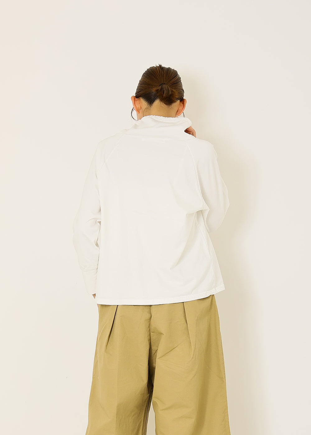 白　model：170cm