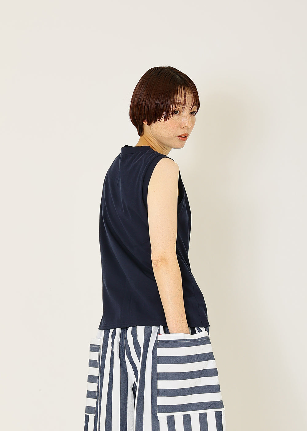 ネイビー 　model：164cm