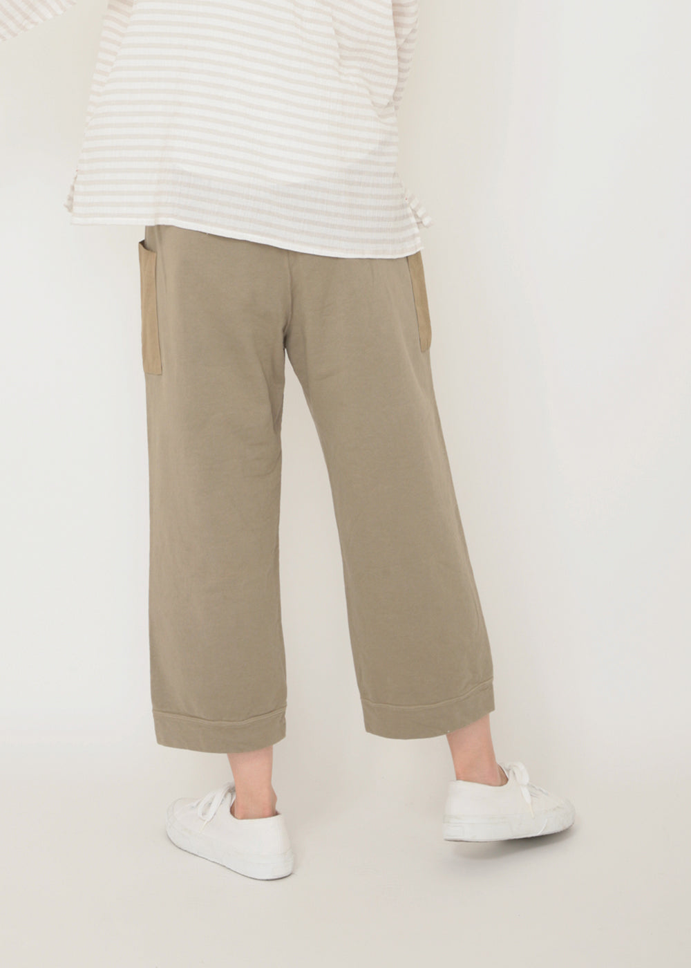 ブラウングレー　model：164cm（サイズ２着用）